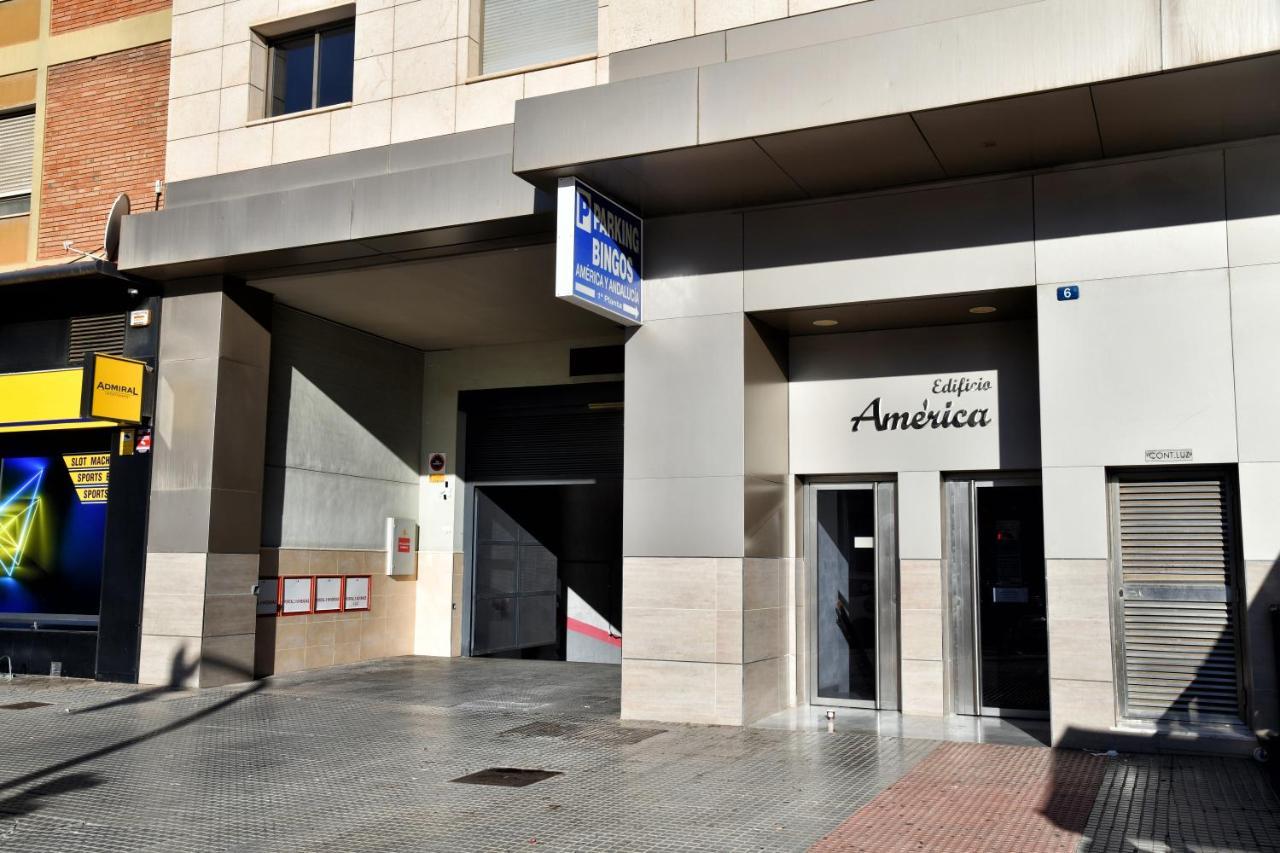 Wonderstays Apartamentos La Estacion مالقة المظهر الخارجي الصورة