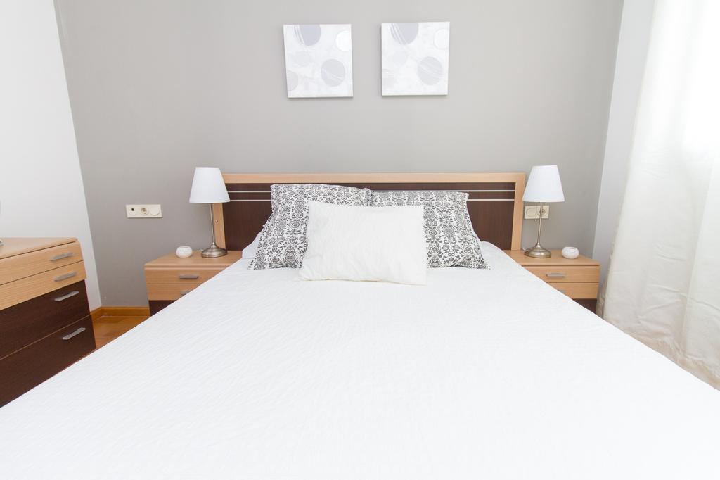 Wonderstays Apartamentos La Estacion مالقة المظهر الخارجي الصورة