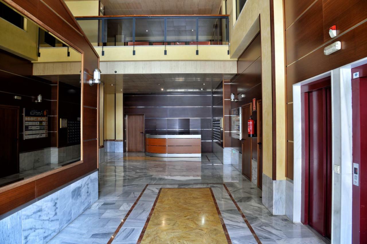 Wonderstays Apartamentos La Estacion مالقة المظهر الخارجي الصورة